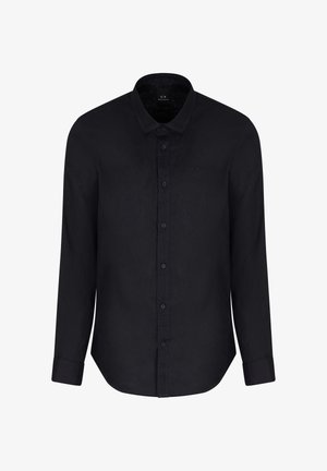 Camicia nera a maniche lunghe con bottoni, realizzata in un tessuto liscio; presenta un colletto classico, bottoni frontali e un logo discreto sul petto.