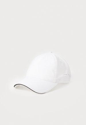 Cappellino da baseball bianco con una superficie in tessuto liscio, visiera curva e accento nero lungo il bordo della visiera. Venti laterali per una buona traspirabilità.
