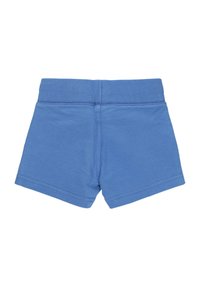 Blaue Baumwollshorts mit einem gerippten Bund, die ein einfaches Design und klare Linien aufweisen. Nähte sind entlang der Säume sichtbar.