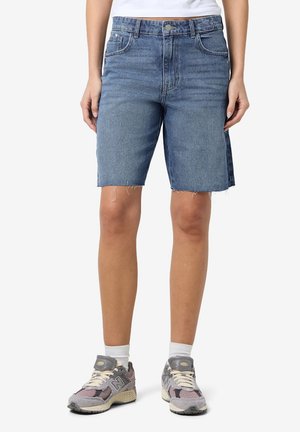 Noisy May NMHOLLA - Denim shorts - medium blue denim