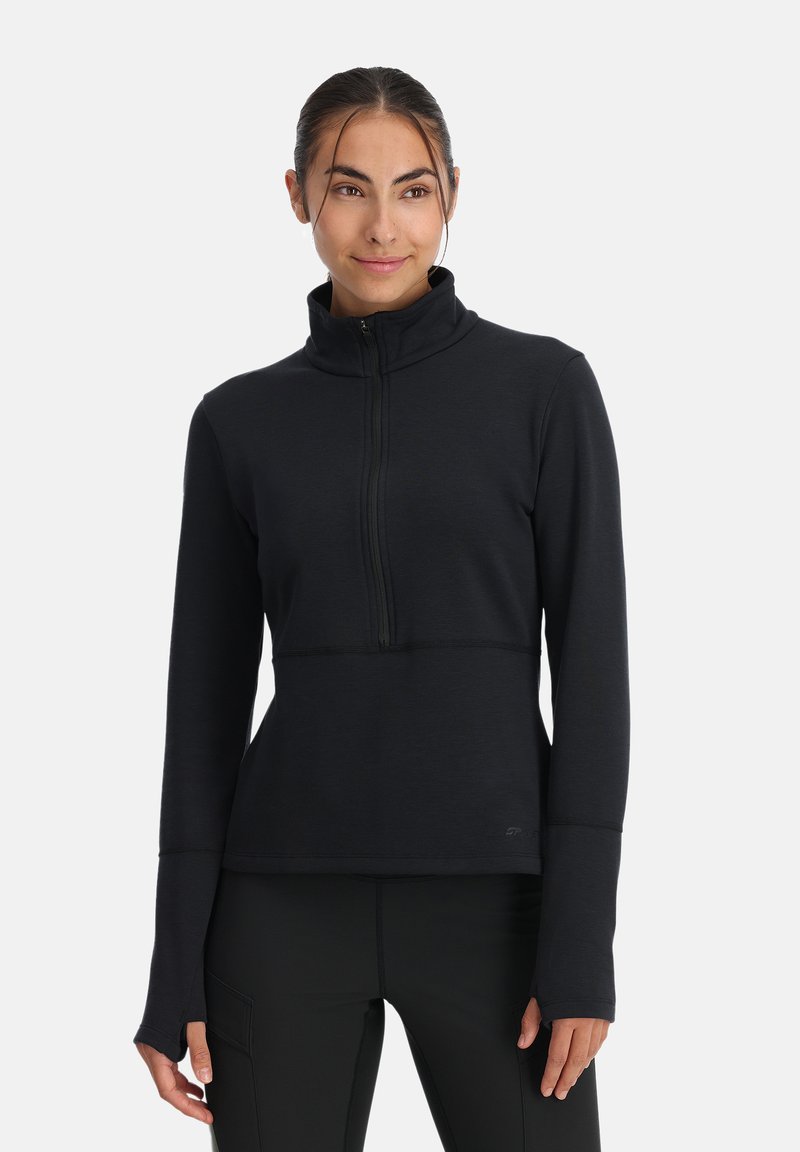 Langärmliger, schwarzer Pullover aus glattem Stoff, mit einem Reißverschlusskragen, figurbetonter Silhouette und Daumenlöchern in den Ärmeln.