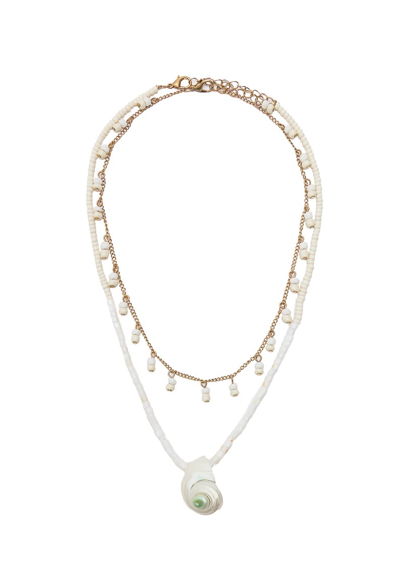 Biała naszyjnik z koralików z dodatkami złotego łańcuszka i środkową spiralną muszlą. Zawiera delikatne białe koraliki oraz małe złote ogniwa.