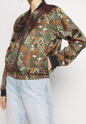Bomberjacka - mottled olive