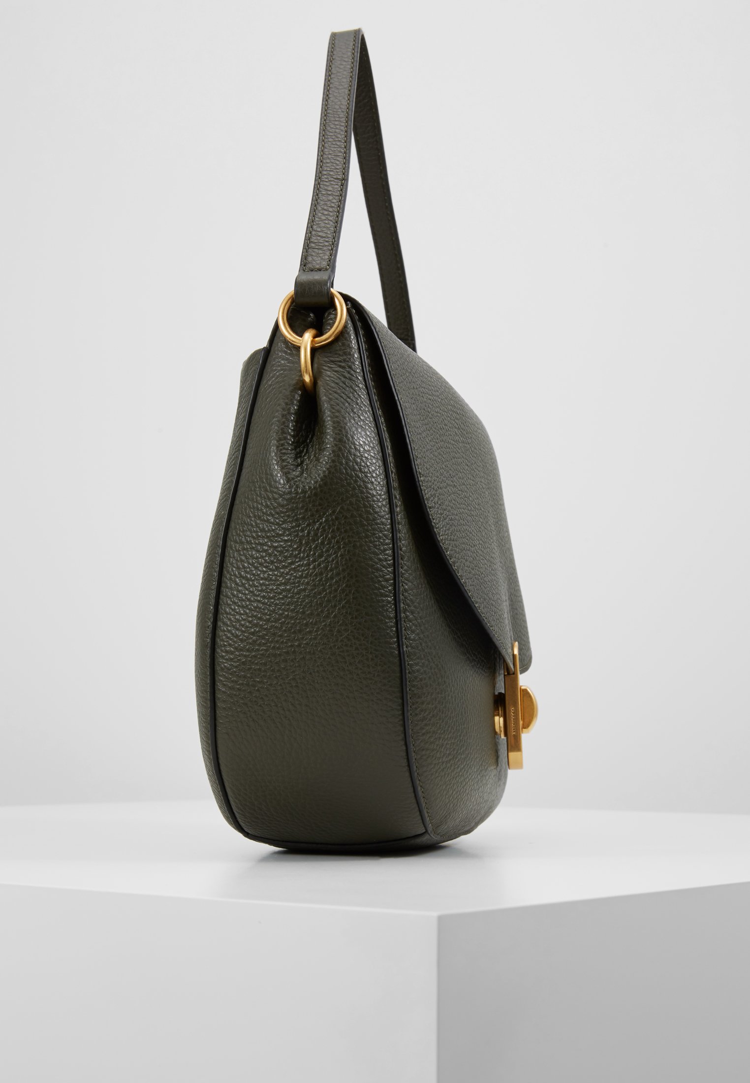 Coccinelle ZANIAH SHOULDER FLAPOVER Håndveske reef Coccinelle ZANIAH FLAPOVER SHOULDER Håndveske caramel