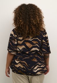 Kaffe Curve LANA  - Tricou cu imprimeu - black brown tiger print