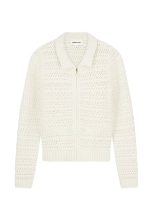 Witte gebreide vest met ritssluiting, geribde kraag, manchetten en zoom, voorzien van een gestructureerd opengebreid patroon en twee voorzakken.