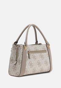 Beżowa torebka w wzory z teksturowaną powierzchnią, podwójnymi uchwytami, kieszenią zapinaną na złoty suwak oraz kwadratowym kształtem z subtelnymi akcentami.