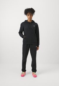 adidas Sportswear ESSENTIALS SMALL LOGO FEEL COZY HOODIE - Sweatshirt com capuz - black