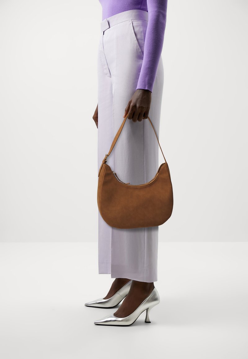 Vero Moda VMTRACY SHOULDER BAG - Mala de mão - cognac