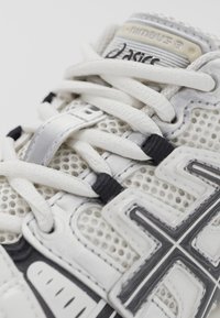 Asics Sportstyle Asics Gel Nimbus Femme Beige Top Asics Asics Gel