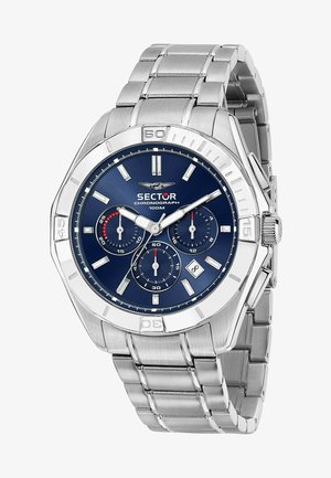 Zilveren roestvrijstalen chronograaf horloge met een marineblauwe wijzerplaat, drie sub-dials en een datumvenster; heeft luminoze zilveren uurmarkeringen.