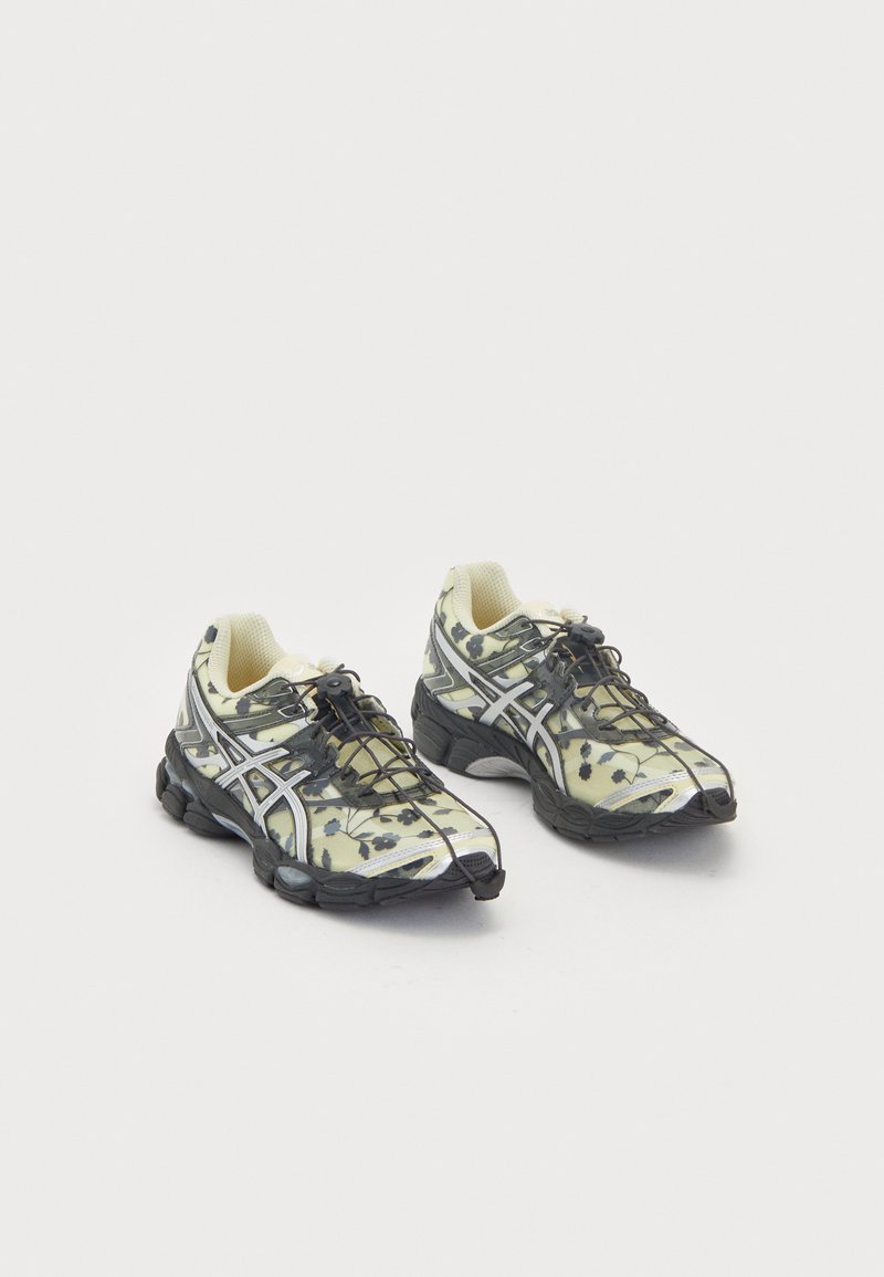 ASICS SportStyle GEL CUMULUS 16 SSCB SIGNATURE SERIES CECILIE BAHNSEN UNISEX - Tenisice - ivory/black