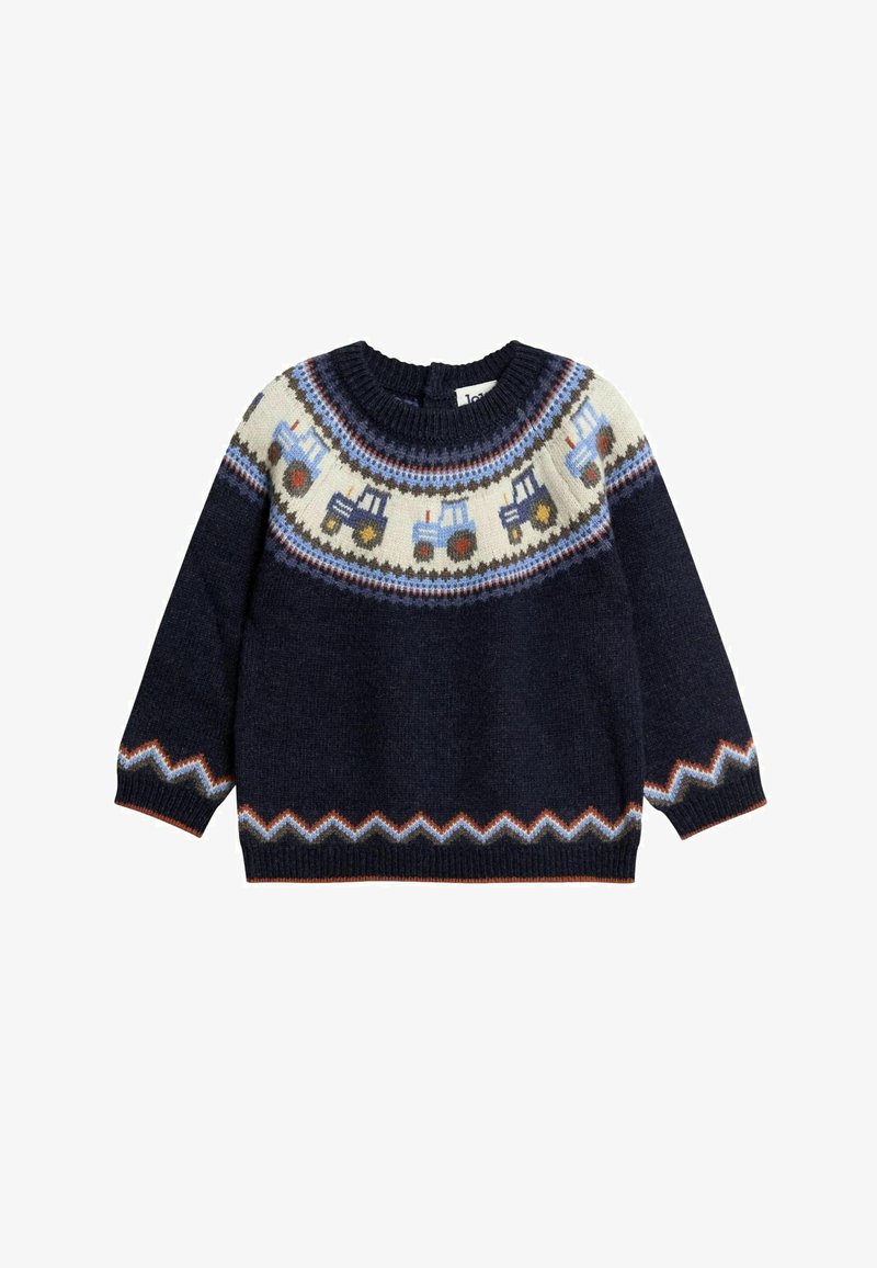 Granatowy sweter dziecięcy z jasnoniebieskim i białym wzorem ciągnika wokół klatki piersiowej oraz zygzakowym wykończeniem rękawów i dołu.