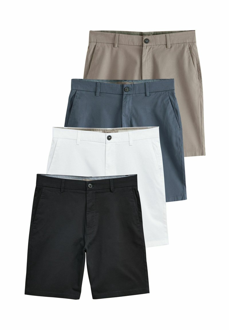 Cuatro pares de pantalones cortos dispuestos verticalmente: beige, gris oscuro, blanco y negro. Cada uno cuenta con un botón y bolsillos laterales, fabricados en un material ligero.