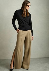Reiss REGULAR FIT - DAISY DRAPED - Langarmshirt - black