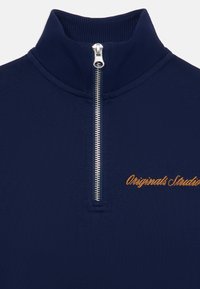 Jack & Jones Junior JORNORREBRO HIGH NECK - Športni pulover - ocean cavern