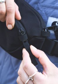 Larkson HELGE - Övtáska - black