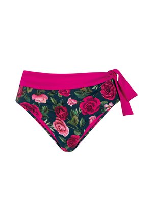 Figi bikini z wysokim stanem w ciemny kwiatowy wzór, z jasnoróżowym pasem i kokardą zawiązaną po prawej stronie biodra.