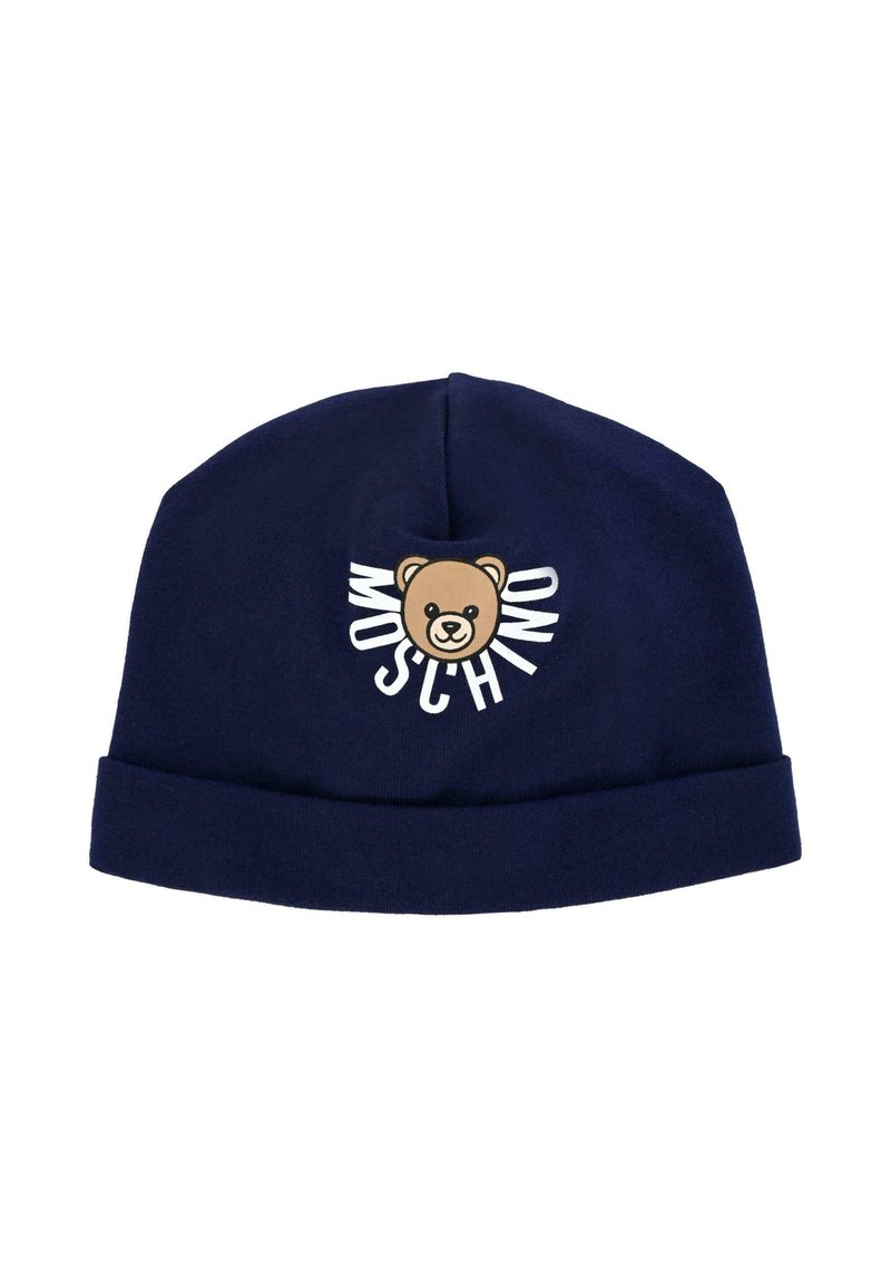 Berretto girocollo blu navy con risvolto, caratterizzato da una grafica di un orso e il testo "Moschino" in bianco. Tessuto morbido, design casual e materiale leggero.