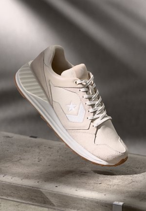 WAVE TRAINER UNISEX - Sneakers - light dune/egret/vintage white