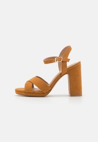 Plateausandaler - cognac