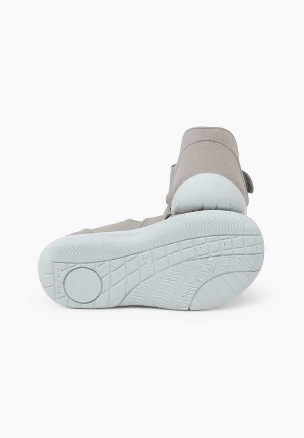 NOBUTEX PUNTERA REFORZADA – Lauflernschuh – gris