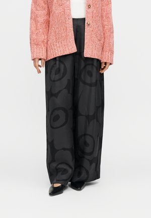 NÄHTÄVYYS UNIKKO TROUSERS - Pantalones - black/dark grey