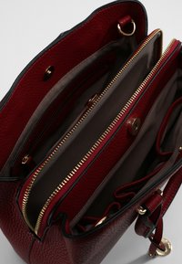 L.CREDI MAXIMA 28CM - Handbag - rot