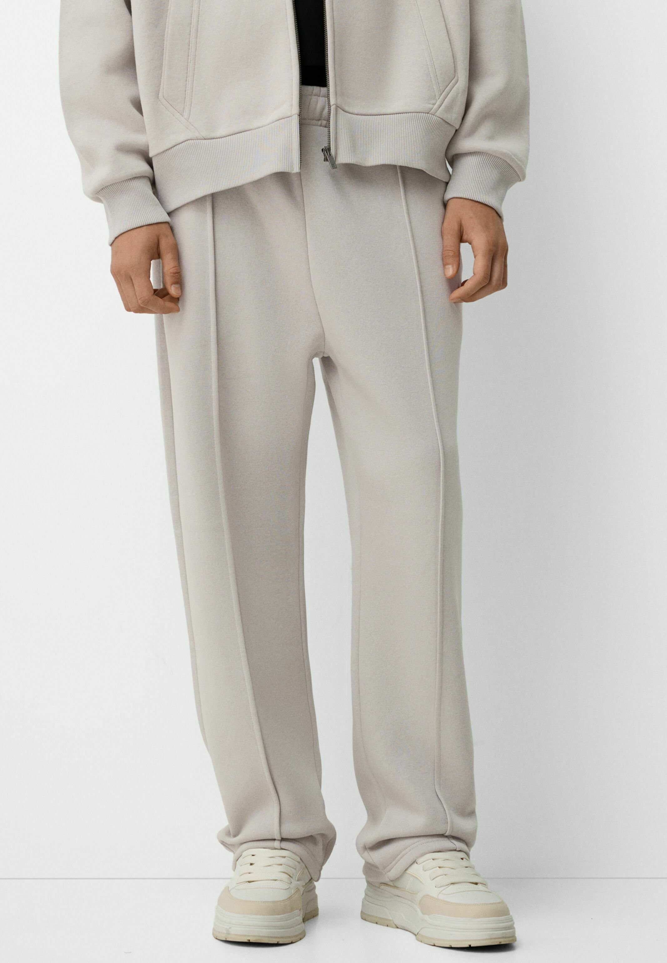 1520‪✕‬230 Bershka – Sneaker in Schwarz mit XL-Plateausohle | ASOS