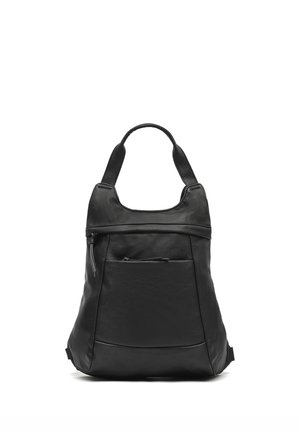 Mustast nahast seljakott esiküljel lukuga tasku ja ühe ülalt käepidemega, valgel taustal eksponeeritud.