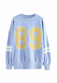 Felpa azzurra con grande numero "89" bianco e oro sul davanti, presenta accenti a righe bianche sulle maniche e orlo a costine.