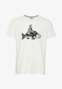 Unselected, white sailor fish