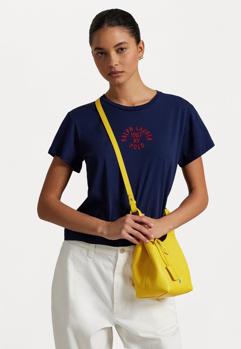 Polo Ralph Lauren - SHRUNKEN FIT COTTON JERSEY LOGO TEE - T-shirts med print - newport navy, Forstørre