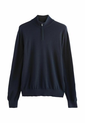 Marinblå långärmad tröja med kvartdragkedja och ribbade ärmslut och nederkant, uppvisad mot en vit bakgrund.