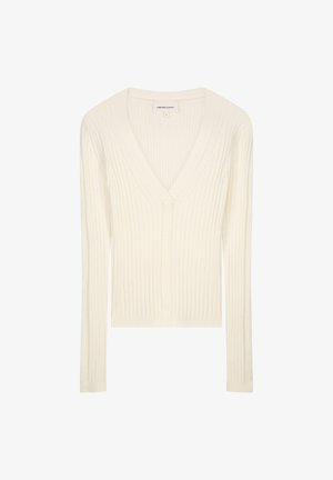 Witte geribbelde gebreide trui met een diep V-hals, lange mouwen en verticale textuur. Heeft een subtiele centrale naad en een aansluitend silhouet.