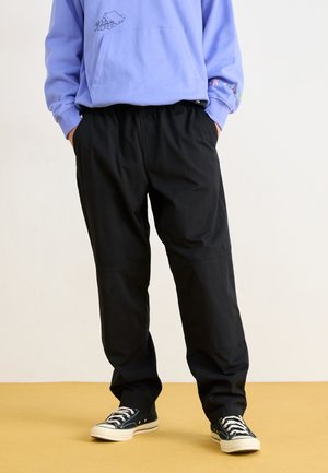 BETA UTILITY BELTED PANT - Hlače - black