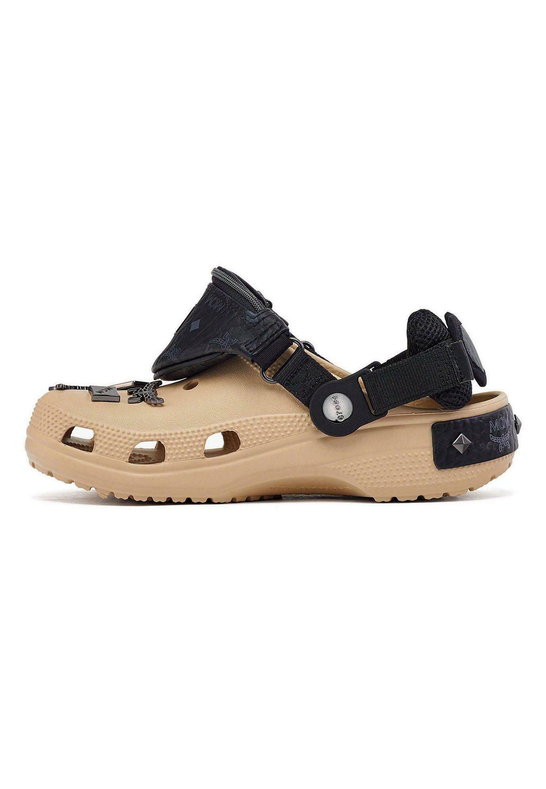 MCM MIT GÜRTELTASCHEN-ARMBAND - Clogs - beige - Zalando.de