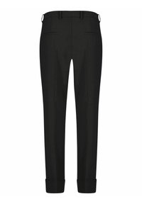 Schwarze Hosen mit geradem Schnitt, ausgestattet mit seitlichen Taschen und umgeschlagenen Säumen. Hergestellt aus einem glatten Stoff, der minimale Nahtdetails aufweist.