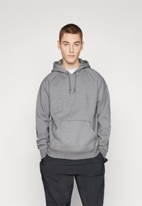 Carhartt WIP HOODED CHASE - Jersey con capucha - dark grey heather/gold