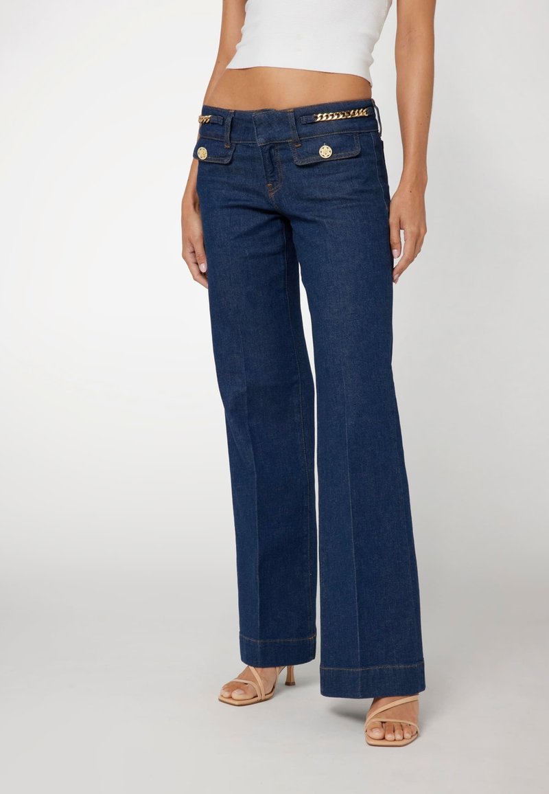 Guess CATENE - Flared-farkut - blu