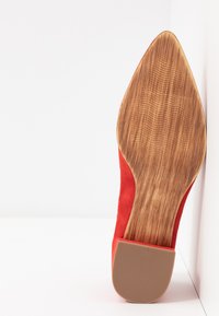 Marco Tozzi Classic heels - red