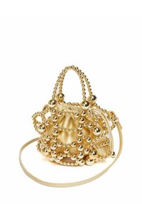 Borsa a mano dorata con superficie texturizzata, caratterizzata da un design arricciato impreziosito da perline metalliche, una tracolla rimovibile e chiusura zip.