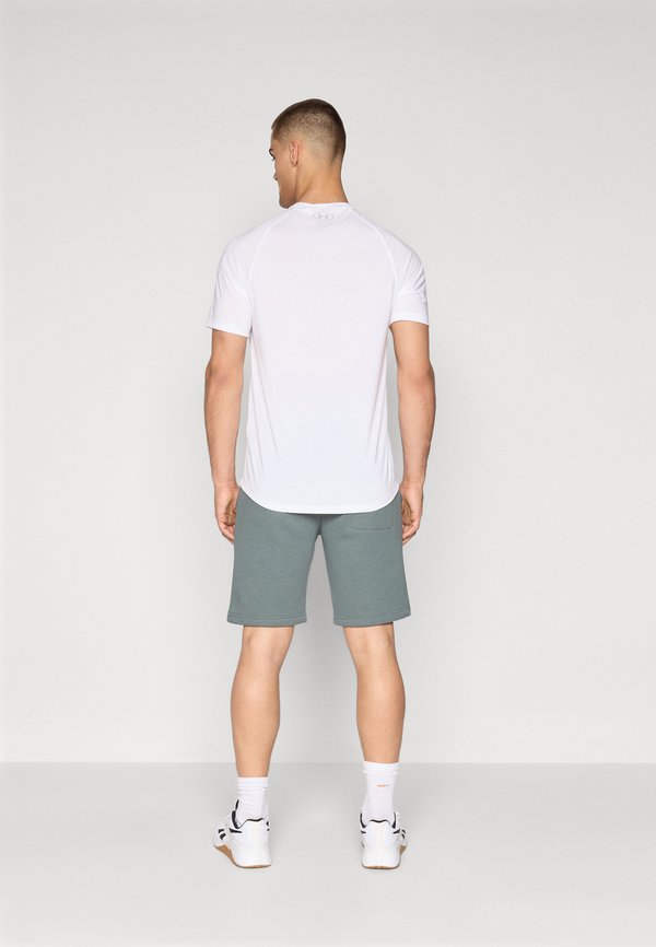 ESSENTIAL SWEATSHORTS - Sports shorts3