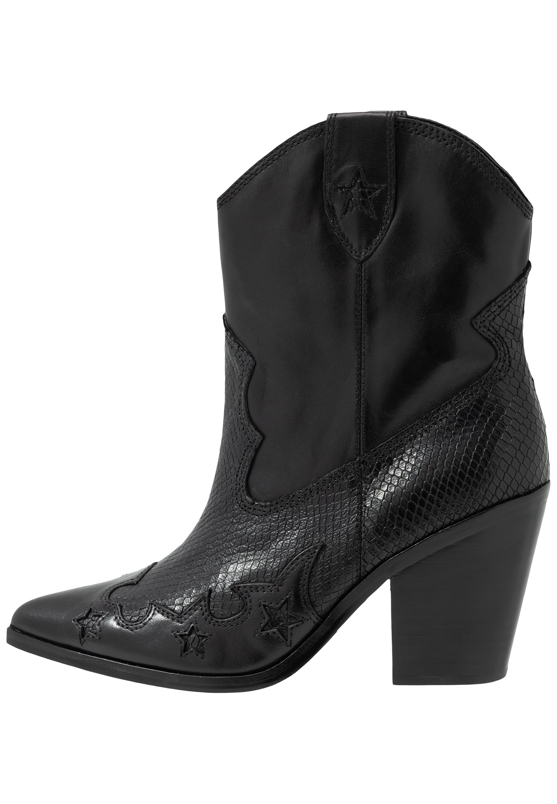 aldo female boots
