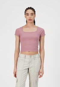 Hollister Co. SQUARE - Basic póló - nostalgia rose