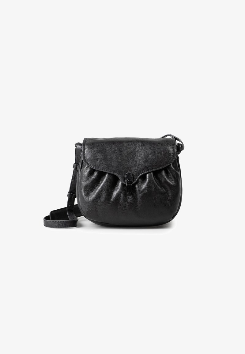Borsa a tracolla in pelle nera con forma arrotondata, frontale plissettato, chiusura a patta e tracolla staccabile per lunghezza regolabile.