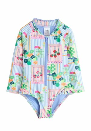 Bunter Kinder-Badeanzug mit langen Ärmeln, einem Reißverschluss vorne und verspielten Blumen- und Fruchtmustern auf hellblauem Hintergrund.