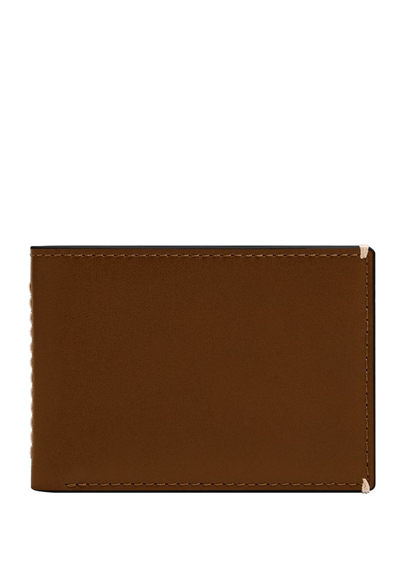 Porte-cartes en cuir marron avec une texture lisse, en forme rectangulaire, avec des coutures minimalistes et un accent discret attaché dans le coin.