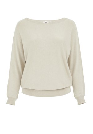 Gai beige garās piedurknes džemperis ar plašu kakla izgriezumu, brīvu piegriezumu un ribotiem piedurkņu galiem. Mīksta tekstūra un vienkāršs dizains bez rakstiem.