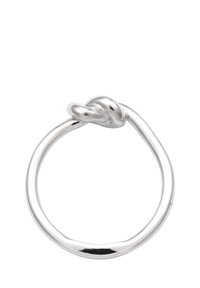 Söljering med en slät, rund ring och en knutdetalj på toppen, med en polerad metallfinish och en sömlös design.